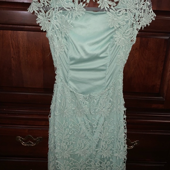 Dress - Picture 2 of 4